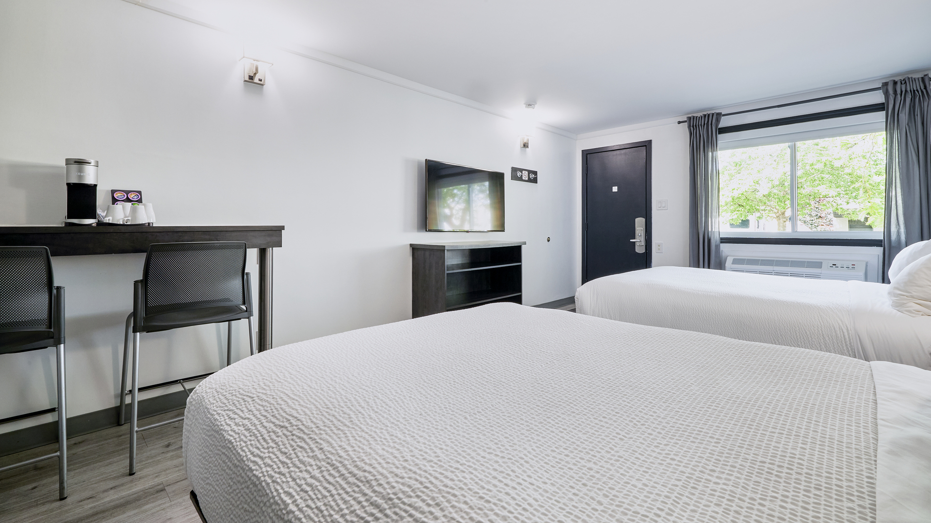 Room with 2 Queen Beds