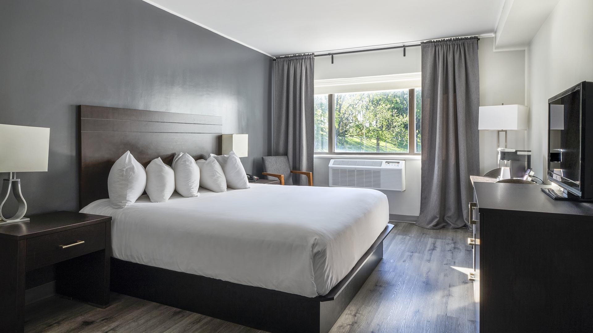 Chambre 2 grands lits (Queen) et divan lit