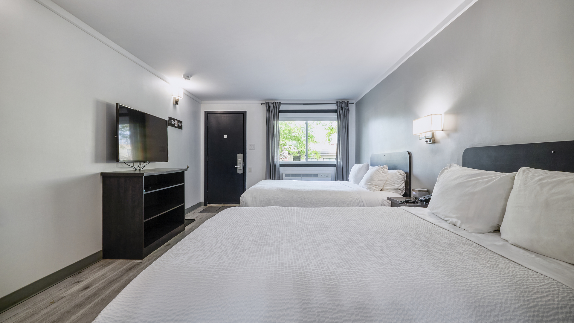 Room with 2 Queen Beds