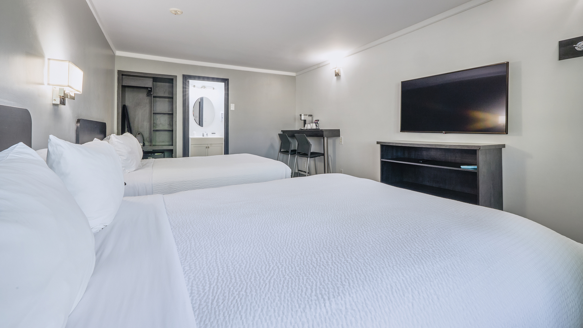 Room with 2 Queen Beds