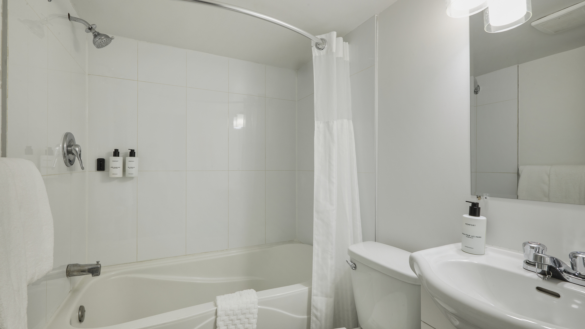 Chambre 2 grands lits (Queen) et divan lit