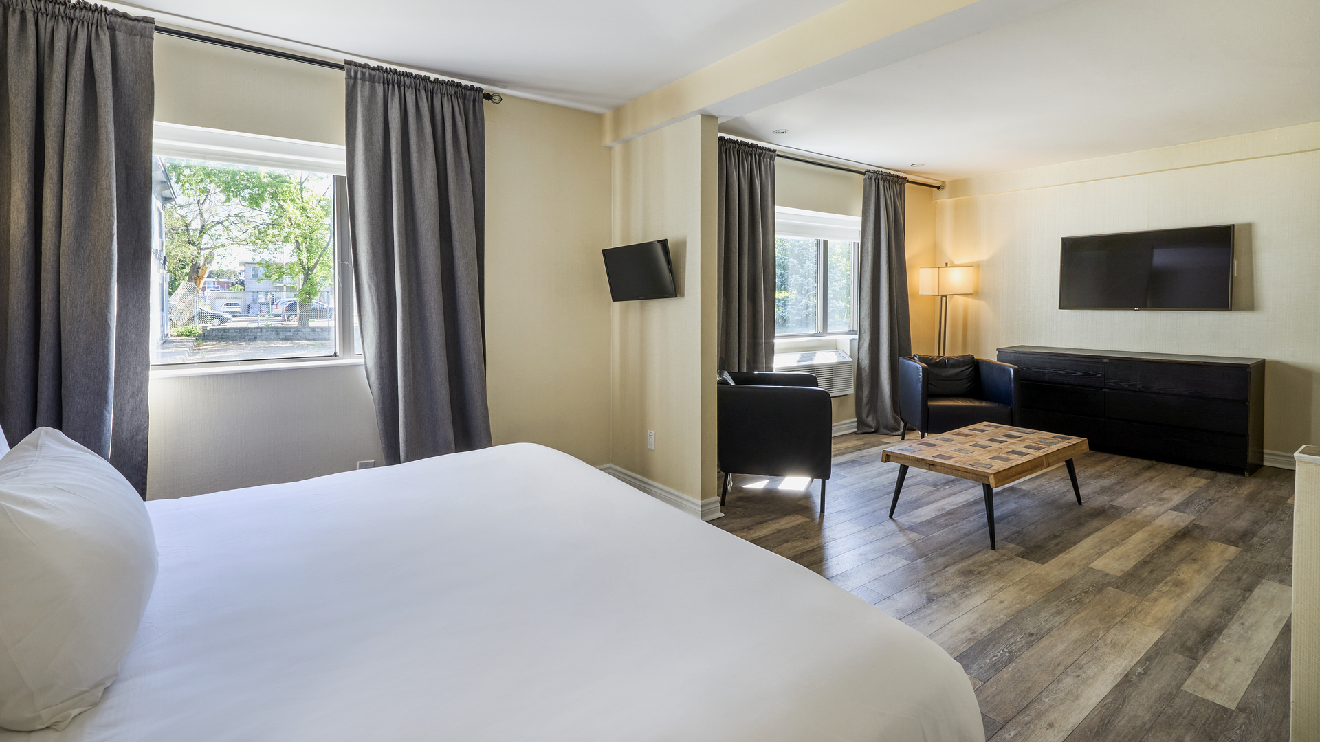 Chambre à 2 grands lits (Queen) avec porte extérieur