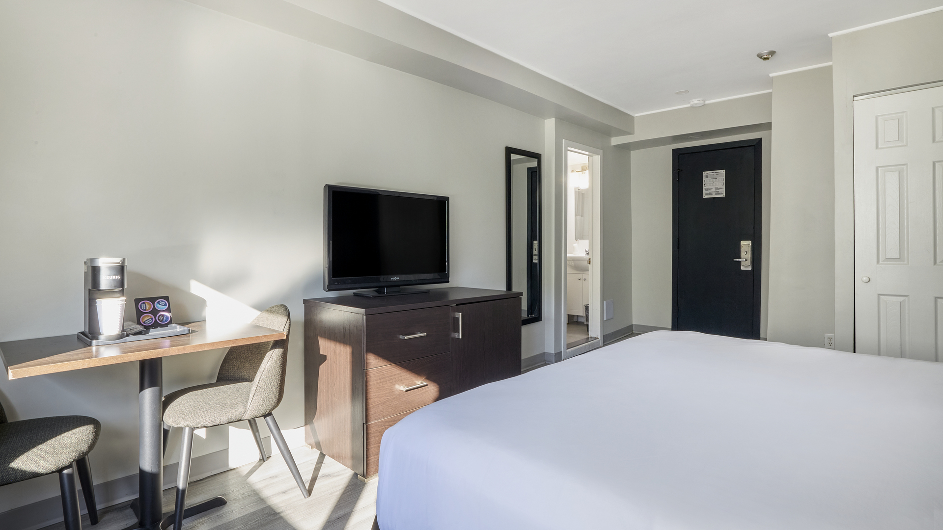 Chambre 2 grands lits (Queen) et divan lit