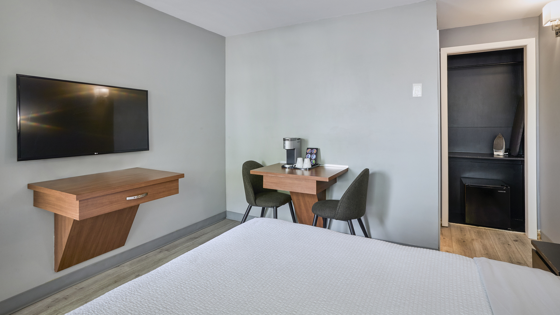 Room with 2 Queen Beds and Sofa Bed